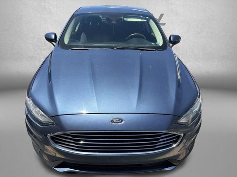 Used 2019 Ford Fusion SE FWD image 2