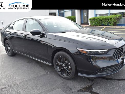 Certified 2025 Honda Accord SE image 1