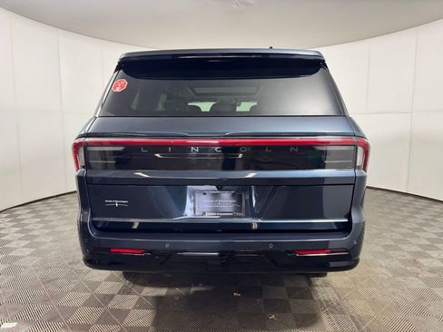 New 2026 Lincoln Navigator Reserve AWD/4WD image 4