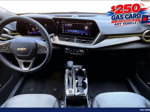 Used 2025 Chevrolet Trax LT w/ Driver Confidence Package FWD image 15