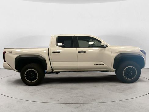 Used 2024 Toyota Tacoma TRD Off-Road image 6