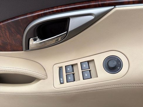 Used 2011 Buick LaCrosse CXL image 9