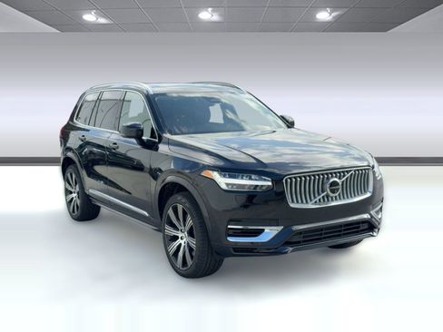 Certified 2024 Volvo XC90 T8 Ultimate w/ Protection Package Premier image 6