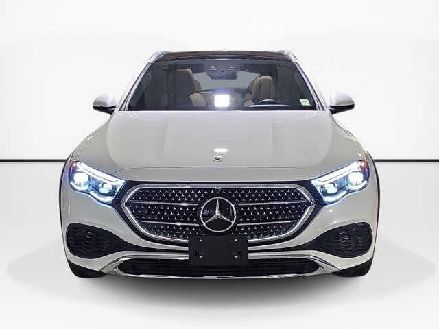 Used 2024 Mercedes-Benz E 450 4MATIC All-Terrain Wagon image 2