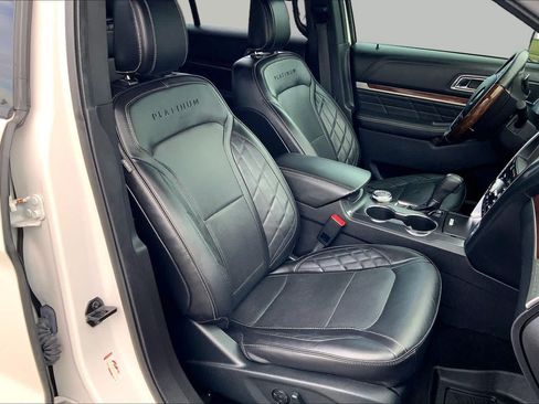 Used 2019 Ford Explorer Platinum AWD/4WD image 9