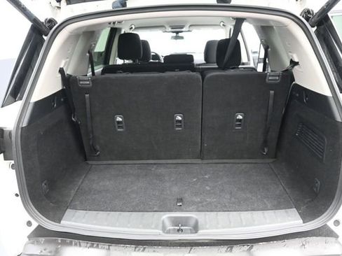 Used 2025 Nissan Pathfinder SV AWD/4WD image 6