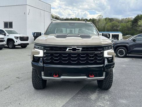 Used 2022 Chevrolet Silverado 1500 ZR2 w/ Technology Package image 8