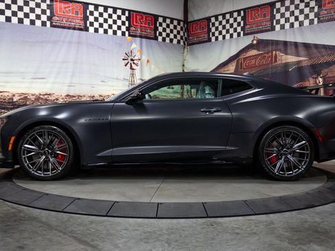 Used 2024 Chevrolet Camaro ZL1 RWD image 6
