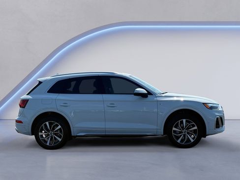 Used 2023 Audi Q5 2.0T Prestige w/ Prestige Package AWD/4WD image 3