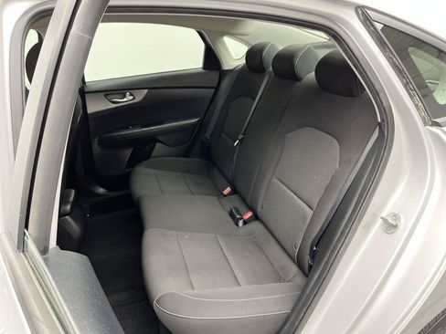 Used 2019 Kia Forte LXS FWD image 9