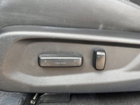 Used 2018 Honda Clarity Touring image 12