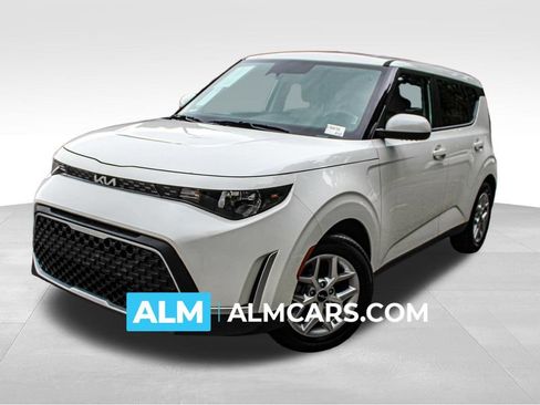 Used 2025 Kia Soul LX w/ LX Technology Package FWD image 1
