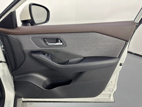 Used 2023 Nissan Rogue SV FWD image 38