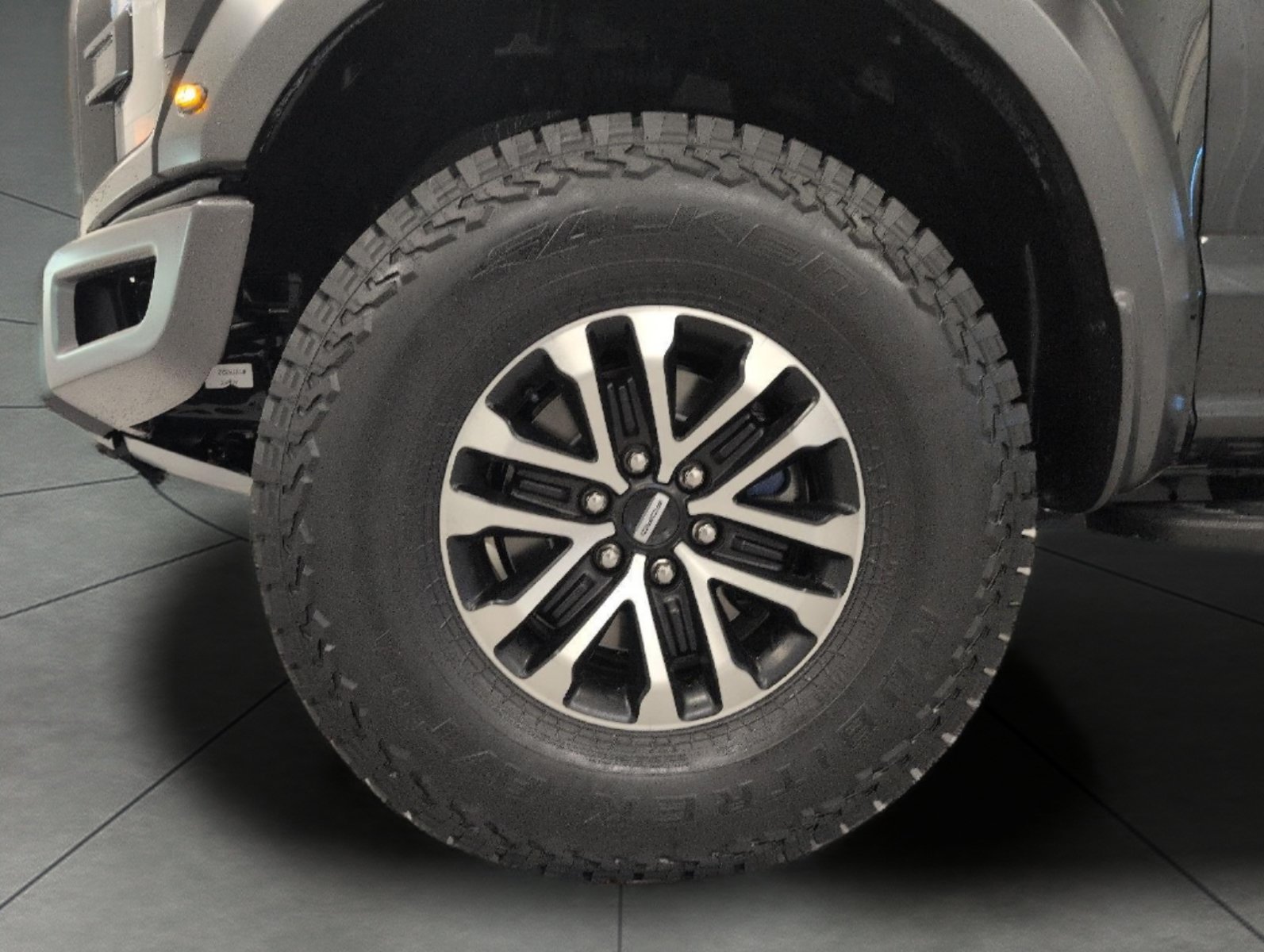 Used 2019 Ford F150 Raptor w/ Equipment Group 801A Mid AWD/4WD image 4
