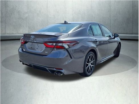 Certified 2022 Toyota Camry SE image 23