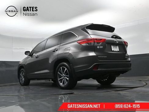 Used 2018 Toyota Highlander XLE AWD/4WD image 52