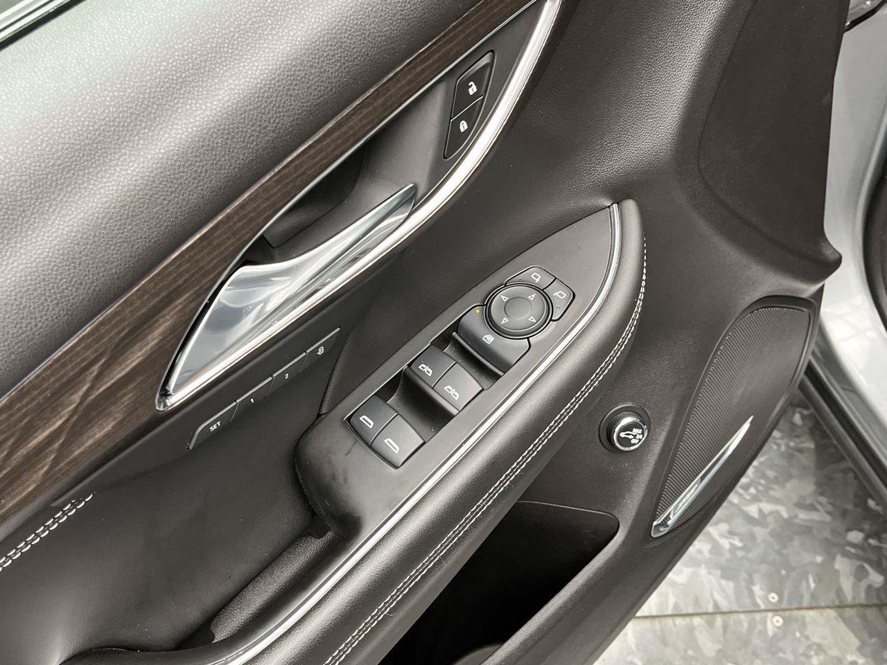 Certified 2023 Buick Envision Avenir AWD/4WD image 9