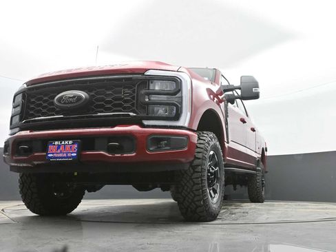 New 2025 Ford F250 XLT w/ Black Appearance Package image 33