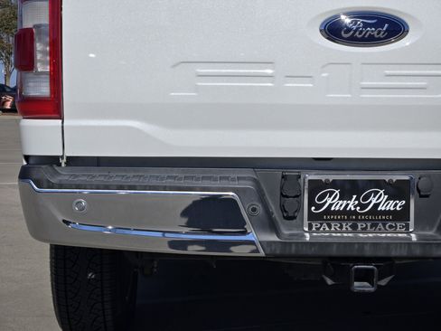 Used 2021 Ford F150 Lariat w/ Max Trailer Tow Package image 14