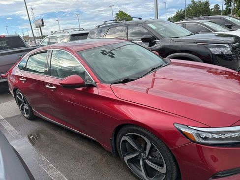 Used 2018 Honda Accord Touring image 3