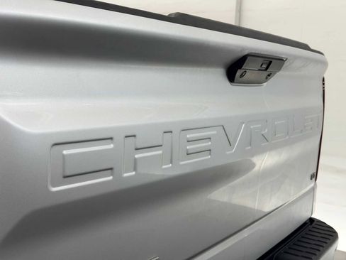 Used 2022 Chevrolet Silverado 1500 LT w/ Safety Package image 12