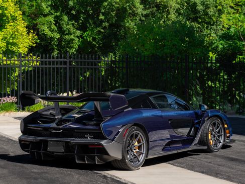 Used 2019 McLaren Senna RWD image 7