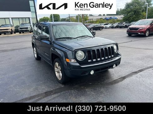 Used 2014 Jeep Patriot Latitude FWD image 3