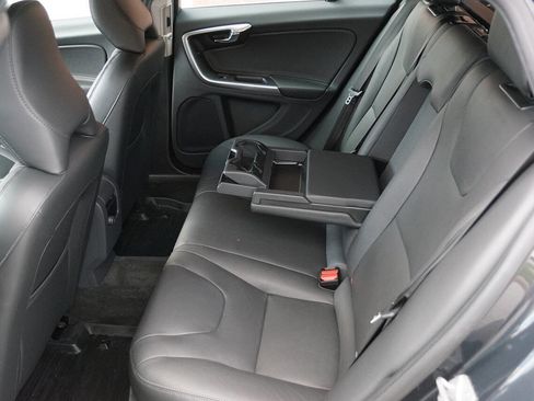 Used 2016 Volvo V60 T5 Premier w/ Convenience Package image 34