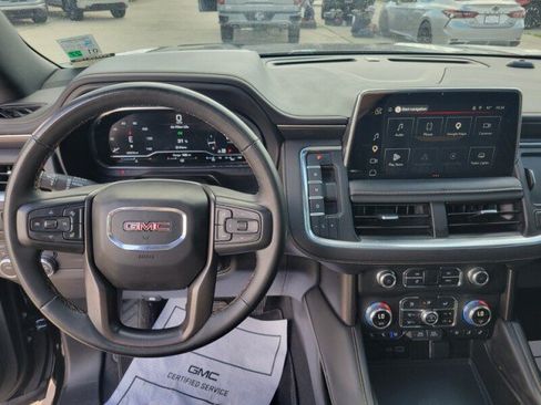 Used 2023 GMC Yukon XL AT4 w/ AT4 Premium Package AWD/4WD image 17