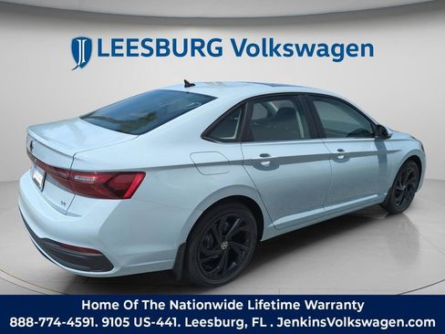 New 2026 Volkswagen Jetta SE FWD image 6