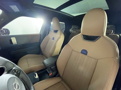 Used 2025 MINI Cooper Countryman S w/ Comfort Package Max image 9