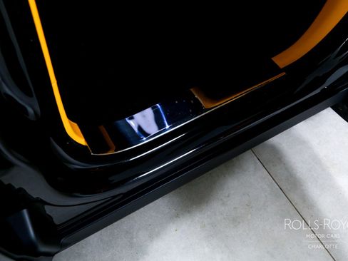 Used 2024 Rolls-Royce Cullinan image 24