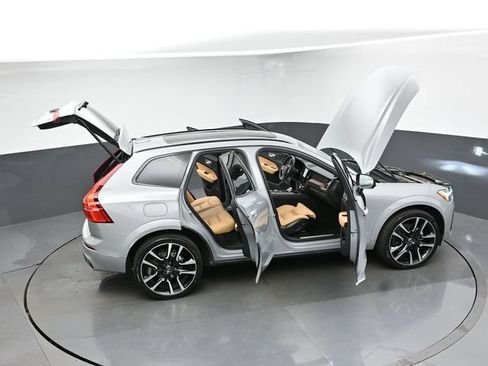 Used 2024 Volvo XC60 B5 Ultimate w/ Protection Package Premier AWD/4WD image 49