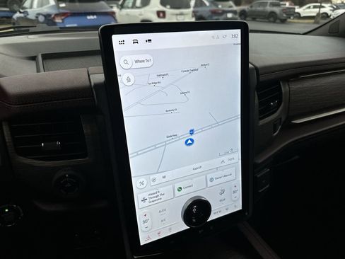 Used 2023 Ford Expedition Limited image 18