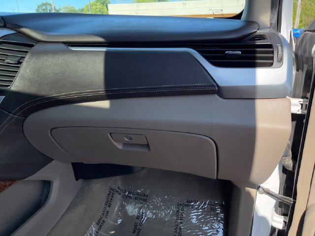 Used 2018 Chevrolet Suburban Premier AWD/4WD image 44