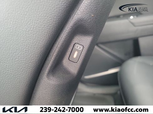 Certified 2025 Kia Sportage EX w/ Premium Package FWD image 17