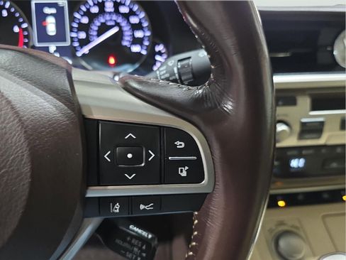 Used 2016 Lexus ES 350 w/ Luxury Package w/Wood Trim image 14