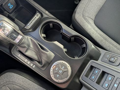 New 2025 Ford Bronco 4-Door image 19