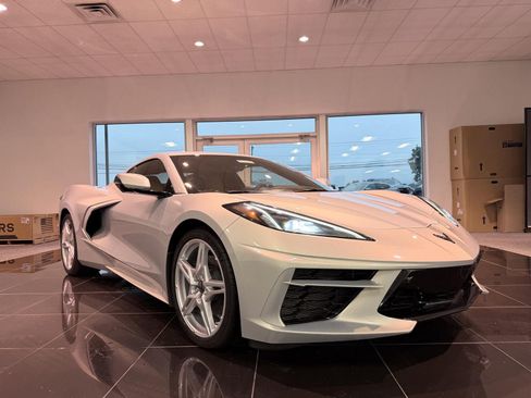 Used 2021 Chevrolet Corvette Stingray Preferred Cpe w/ Battery Protection Package RWD image 3