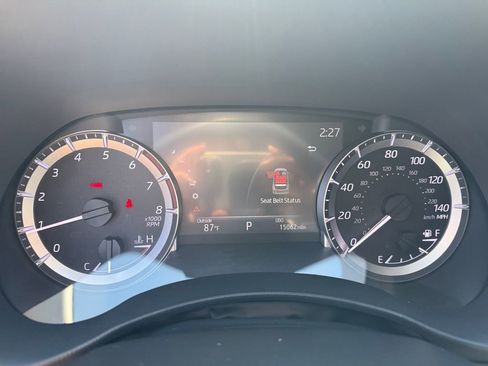 Used 2023 Toyota Highlander LE FWD image 19