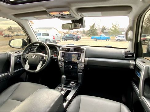 Used 2022 Toyota 4Runner SR5 Premium image 32