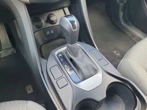 Used 2018 Hyundai Santa Fe Sport image 24