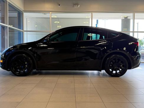 Used 2021 Tesla Model Y Long Range AWD/4WD image 4