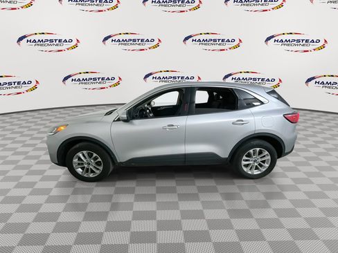 Used 2020 Ford Escape SE image 5