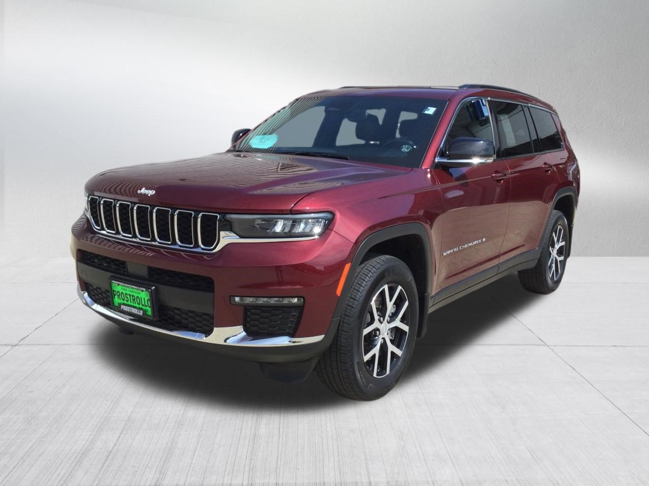 Used 2024 Jeep Grand Cherokee L Limited AWD/4WD image 2