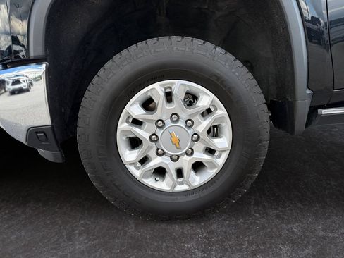 Used 2024 Chevrolet Silverado 2500 LTZ w/ LTZ Premium Package AWD/4WD image 9