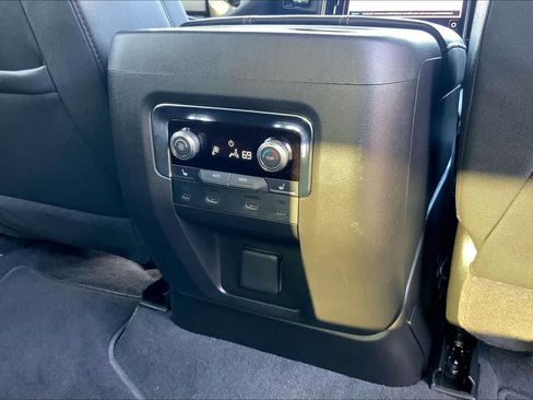 Used 2026 GMC Yukon Elevation w/ Elevation Premium Package RWD image 31
