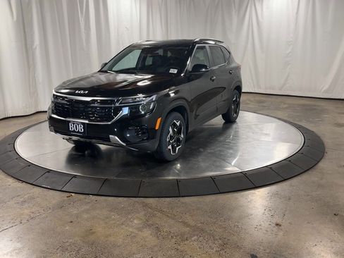 Certified 2025 Kia Seltos S image 5