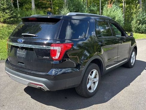 Used 2016 Ford Explorer XLT w/ Equipment Group 202A AWD/4WD image 8