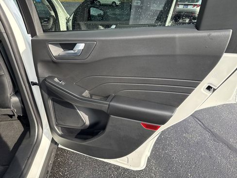 Used 2025 Ford Escape SE image 47